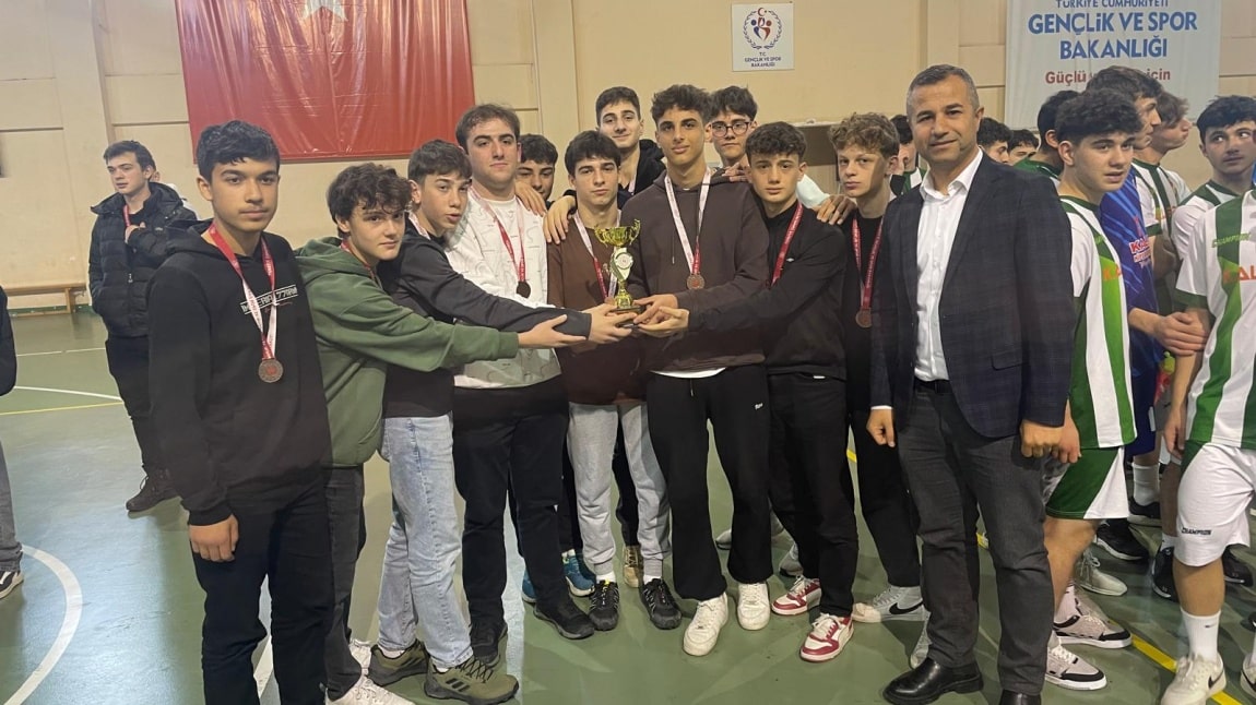 FUTSAL ERKEK TAKIMIMIZ İL ÜÇÜNCÜSÜ